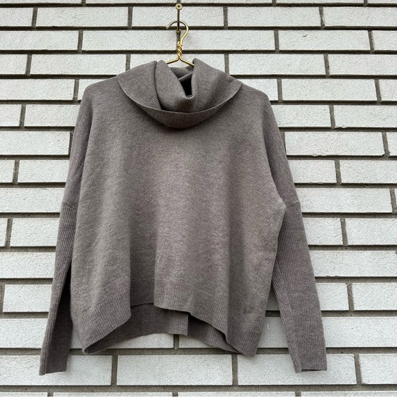 Cynthia Rowley Extrafine Merino Wool Knit Sweater Cowl Neck Boxy Fit Taupe S/M - Picture 1 of 7
